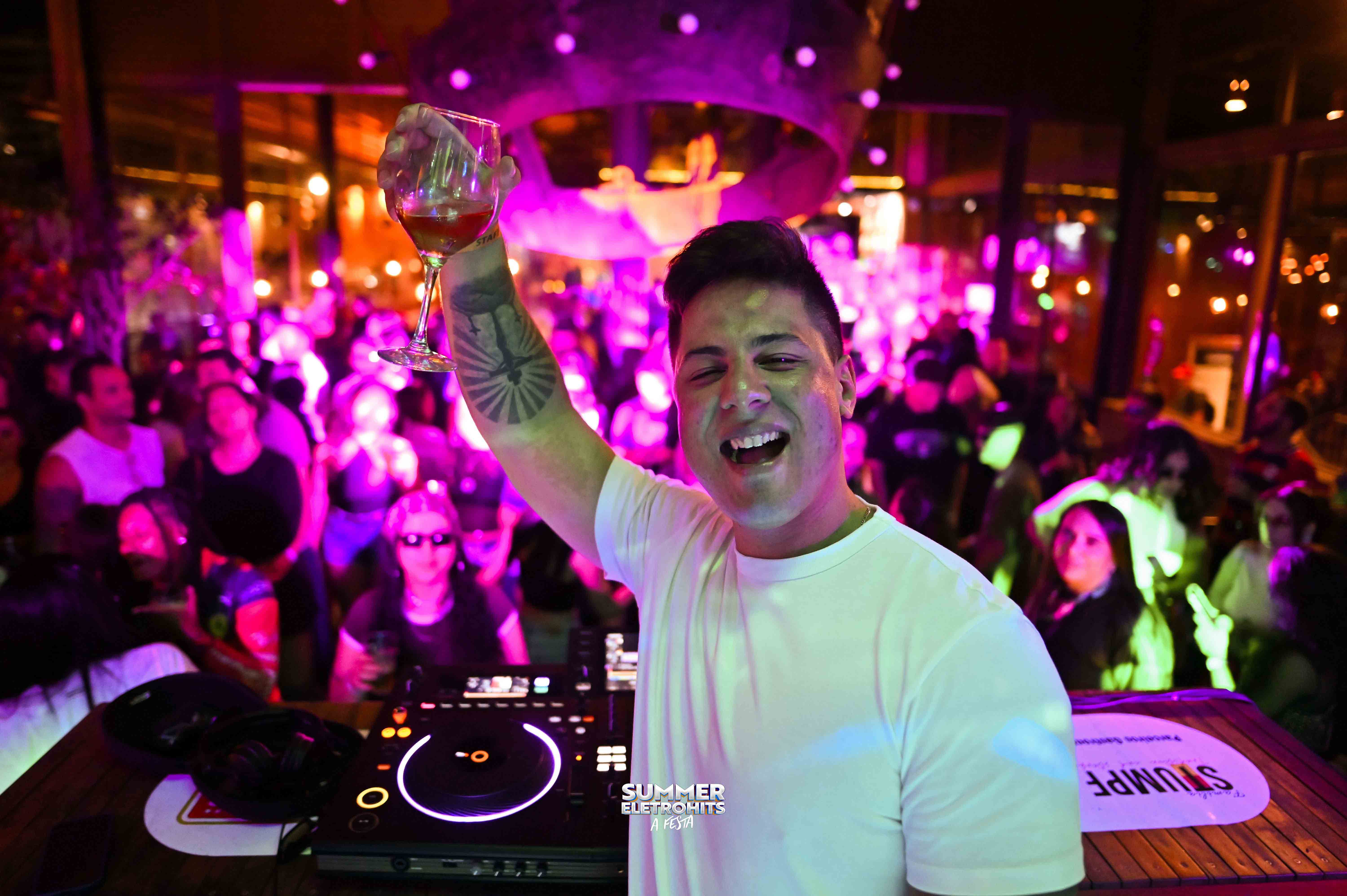 Summer EletroHits - Sunset 01